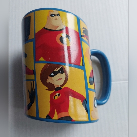 Incredibles Disney Oversized Coffee Cup/ Mug  Leaning Cup - Picture 3 of 4